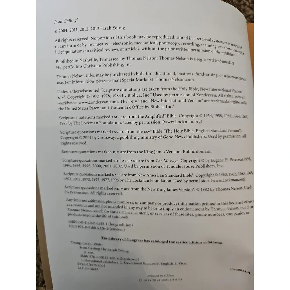 Jesus Calling by Sarah Young–Enjoying Peace in His Presence–LeatherSoft Edition - Picture 3 of 3